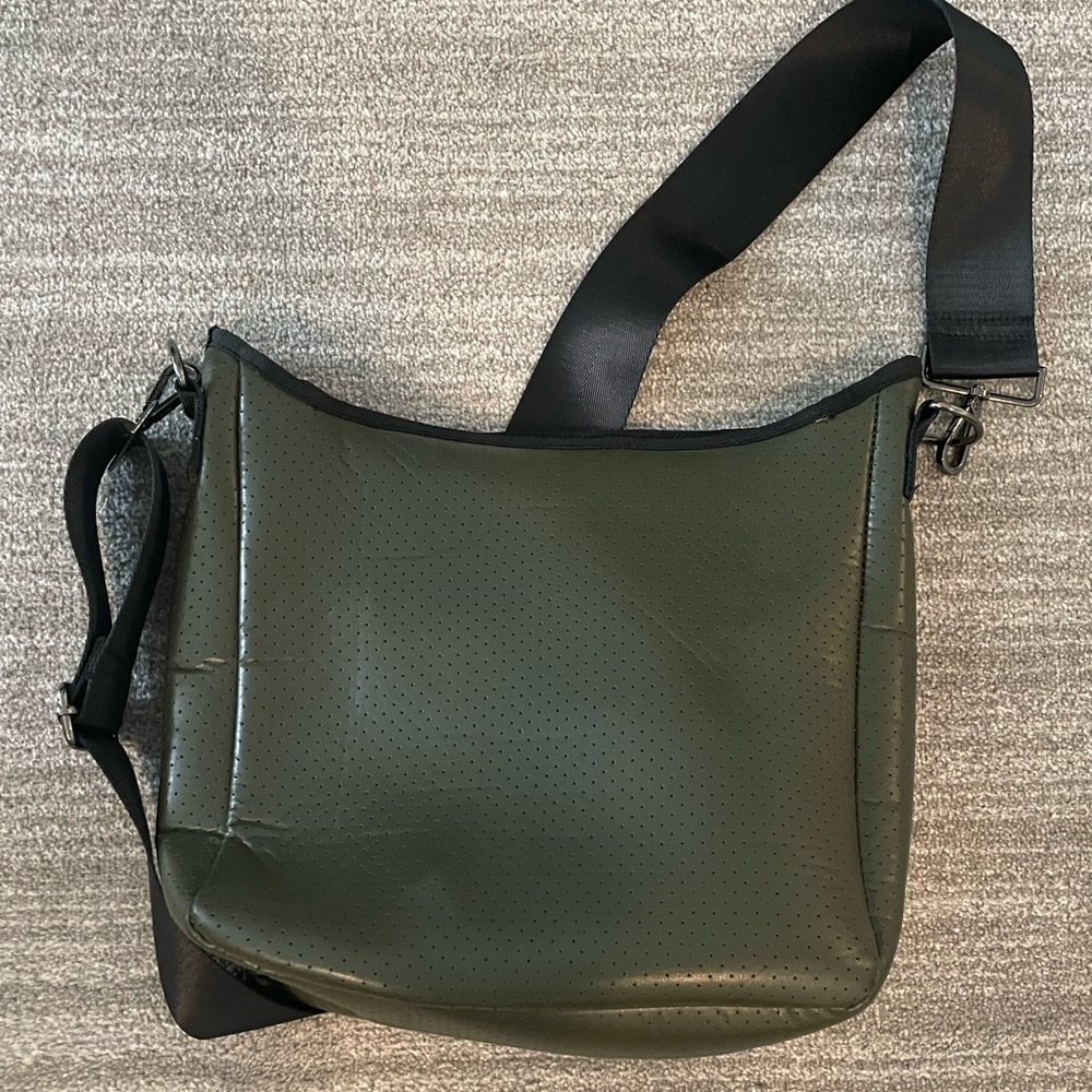 Haute Shore Blake Crossbody Bag - Picture 4 of 6
